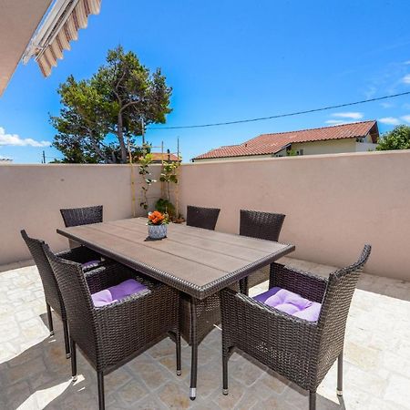 Apartments Amfora - Cozy And Modern Apartments For Up To 15 People, 100M From The Sea And Beach Stara Novalja Exterior foto